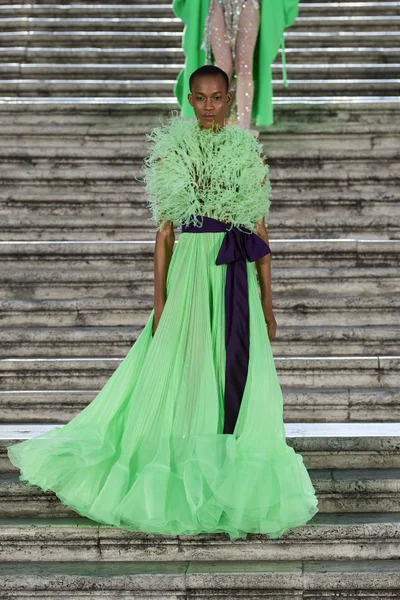 Look 80